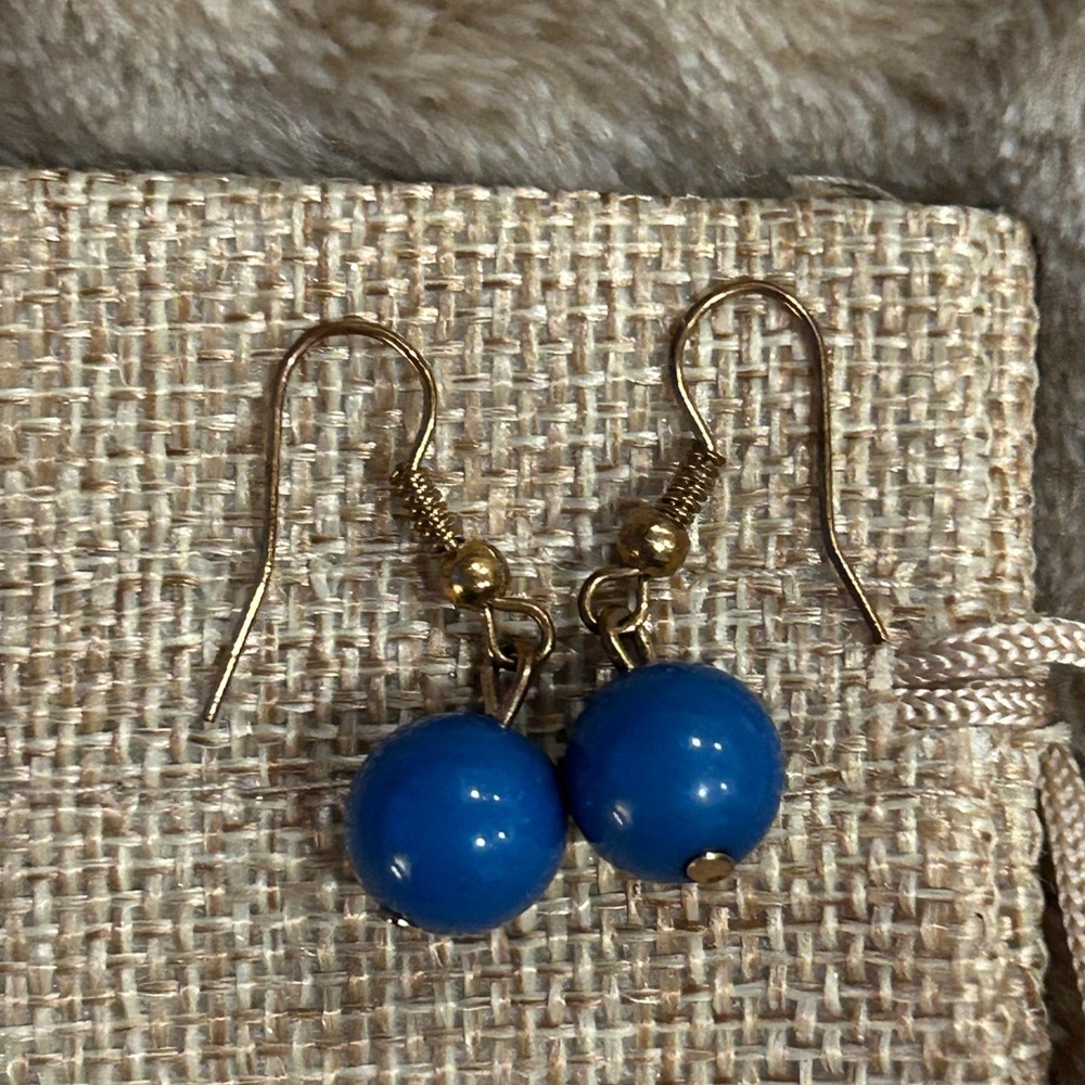 Elegant vintage hadmade  Blue Aqua bead Earrings lightweight